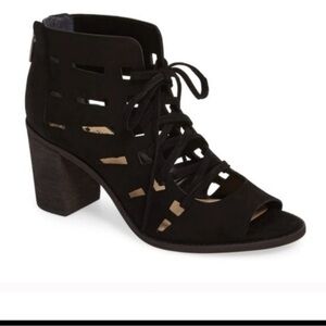 Vince camuto Vc-tressa lace up sandal black size 8.5